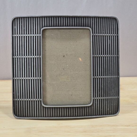 Umbra Design Tom Vincent Metal Vent 306234-410 4X6 Nickel Photo Picture Frame - Picture 13 of 13